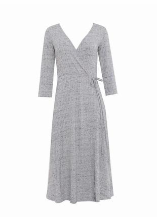 Стильна базова сукня в рубик pull & bear сукня міді з розрізом