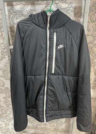 Курточка nike therma fit, в хорошому стані
