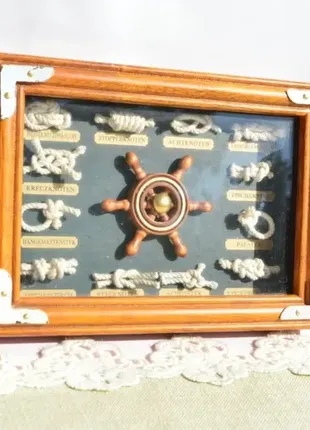 Цікаве настінне панно- картина з різними видами морських вузлів з їх назвами.