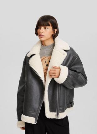Дубленка оверсайз bershka 6515/407/807 женская теплая стильная трендовая модель