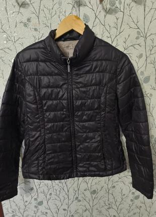 Куртка очень легкая