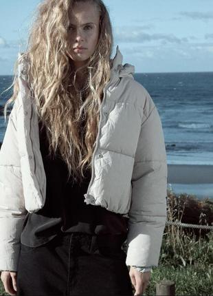 Zara оригінал зимова куртка пуфер puffer молочна, сіро-бежева пуффер xs, s,