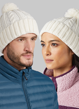 Cable knit pom beanie