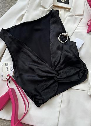 Стильный сатиновый топ с узлом завязки на животе и с вырезом декольте zara 36/s