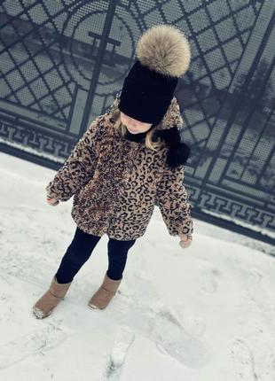 Шапка зимова чорна з помпоном хутряним
