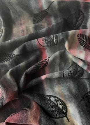 Интересный теплый мягкий палантин в листья2 фото