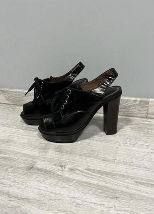 Туфлі, босоніжки marni