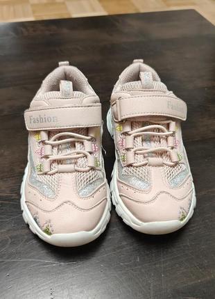 Девочки розовые кроссовки