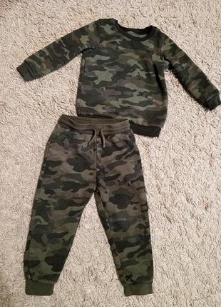 Теплий спортивний костюм на хлопчика 2-3 р.