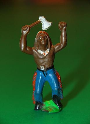 Индеец гдр ндр 067 маленькая ворона рихард хопф рва фигурка темный цвет резины