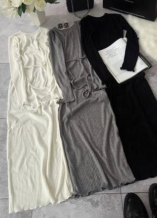 Длинное трикотажное платье в рубчик10 фото