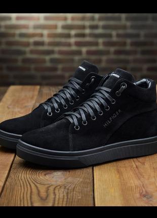 Чоловічі зимові черевики tommy hilfiger з натуральної замші чорного кольору, замшеві черевики на хутрі