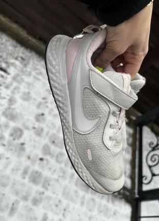 Кроссовки nike   35 размер 22 см стелька