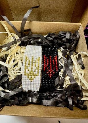 Патриотический браслет из бисера