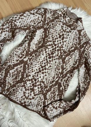Леопардовая водолазка
