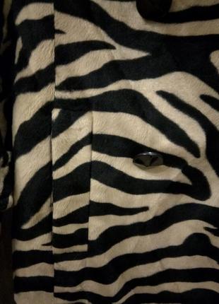Пальто принт зебра   в анімалістичний принт6 фото
