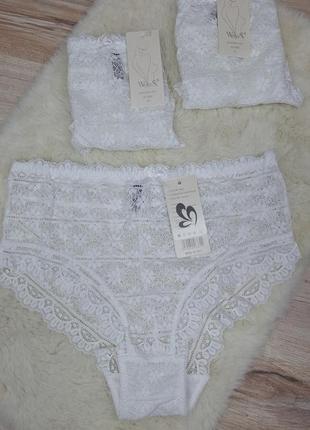 Трусики з високою посадкою