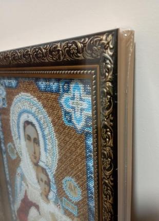 Иконы вышиты бисером