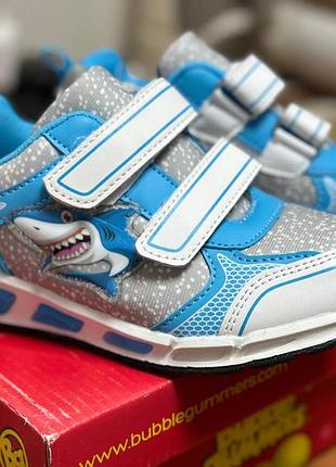 Кроссовки детские bata italia светятся