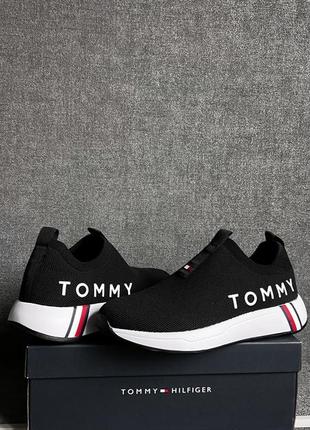 Стильні та зручні кросівки tommy hilfiger
