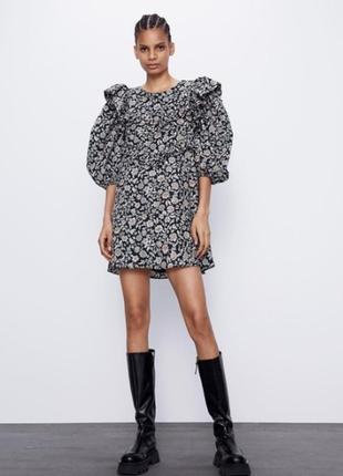 Хлопковое платье платье с оборками в принт от zara