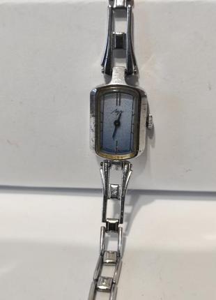 Часы "луч" ссср, на изящном браслетике.