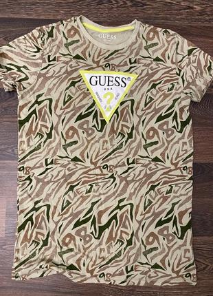 Футболка guess