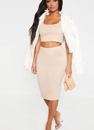 Бежева довга спідниця максі prettylittlething