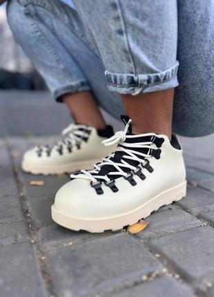 Женские кроссовки native fitzsimmons citylite 2020 milk