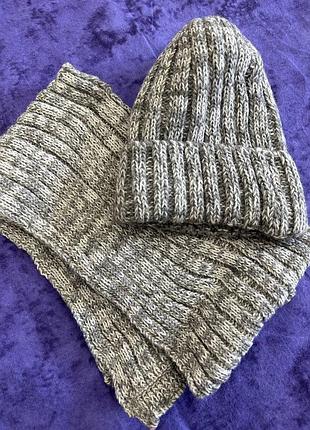 Вязаный шарф и шапка