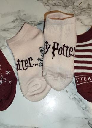 Для фанатов гарри поттера, одни на выбор. носки 3 пары низкие.размер 23-26, 2-4 года