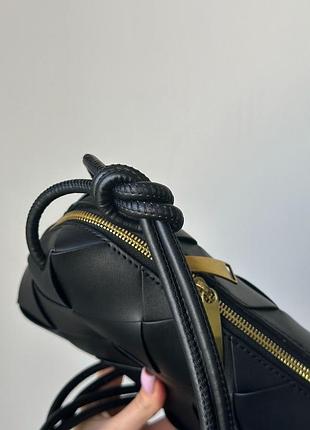 Шкіряна плетена сумка крос-боді bv