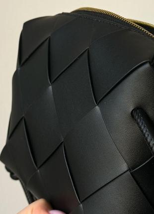 Шкіряна плетена сумка крос-боді bv