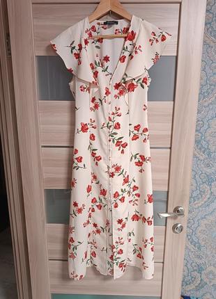 Красивое платье миди в цветы