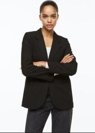 Чорний класичний піджак на ґудзику