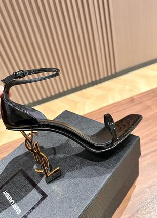 Босоножки ysl