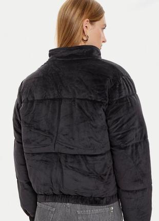 Пуховик guess
