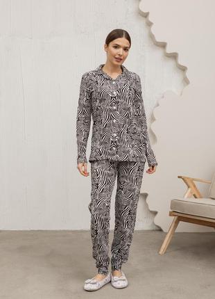 Женская пижама на пуговицах - принт зебра