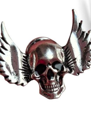 Значок пин череп с крыльями