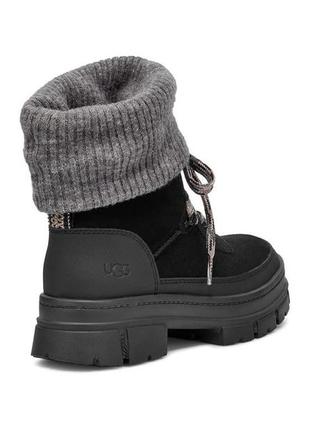 Ugg 4