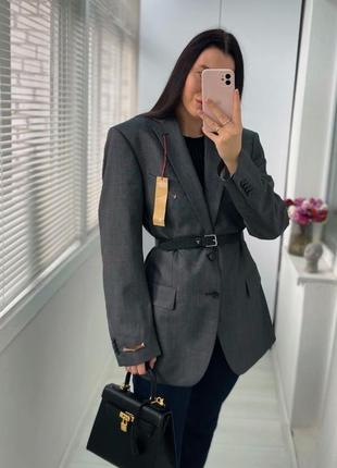 Крутий піджак,блейзер,жакет з чоловічого плеча.