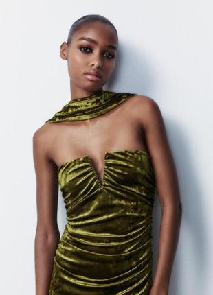 Zara бархатное платье с открытыми плечами