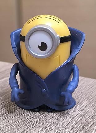 Игрушка макдональдс macdonalds minions миньон вампир 2015