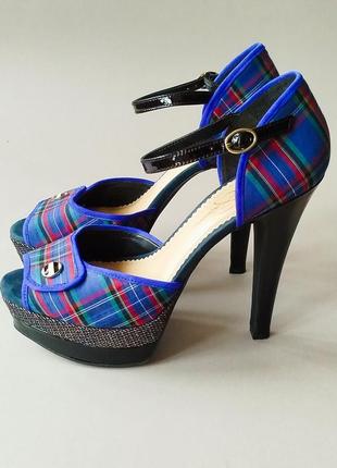 Кольорові босоніжки на підборах jessica simpson 40