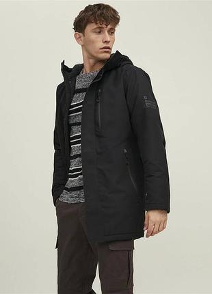 Зимова водонепроникна парка від бренду jack&jones