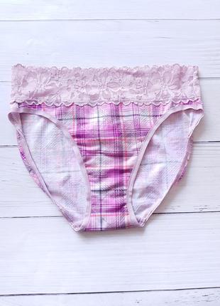 Трусики жіночі в клітку з мереживом victoria's secret рожеві
