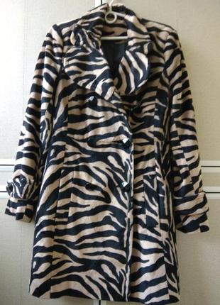 Пальто принт зебра   в анімалістичний принт9 фото