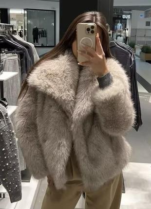 Стильная женская эко шуба тренд зима 2025 из искусственного меха