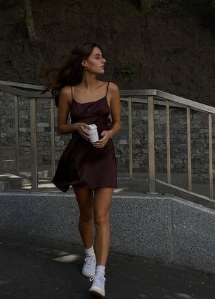 Атласна сукня