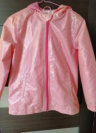 Ветровка с подкладкой, отлично подходит в дождливую погоду